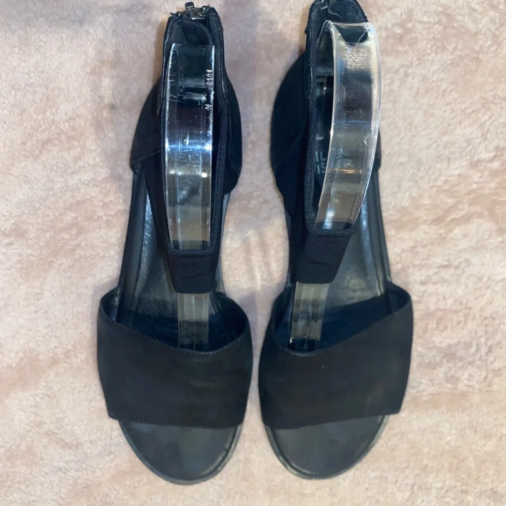 Eileen Fisher NuBuck Black suede Flat Sandals